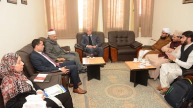 وفد باكستاني