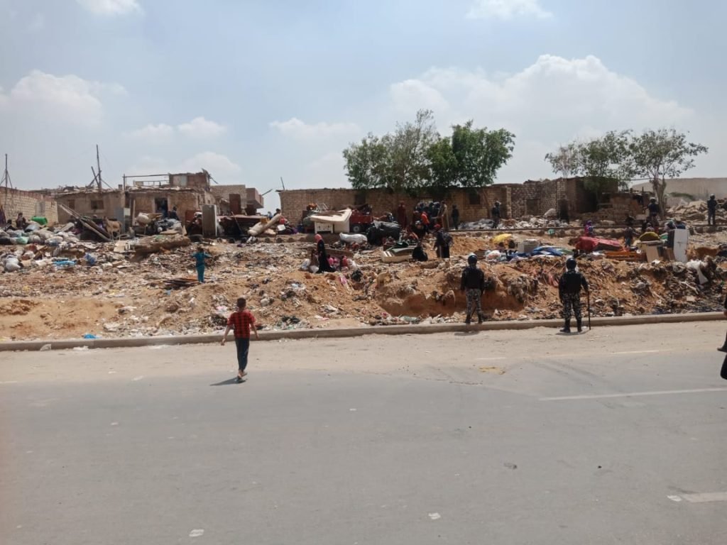 إزالة عشش ترعة الطوارئ