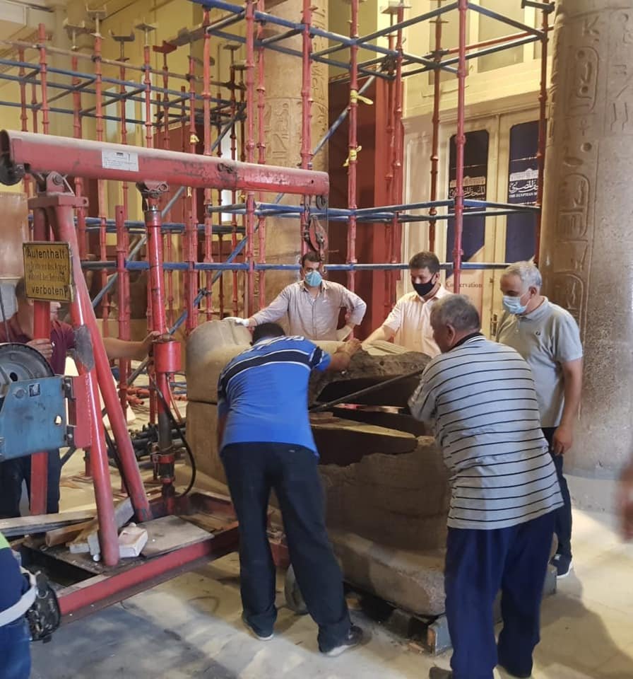 قطع أثرية ضخمة