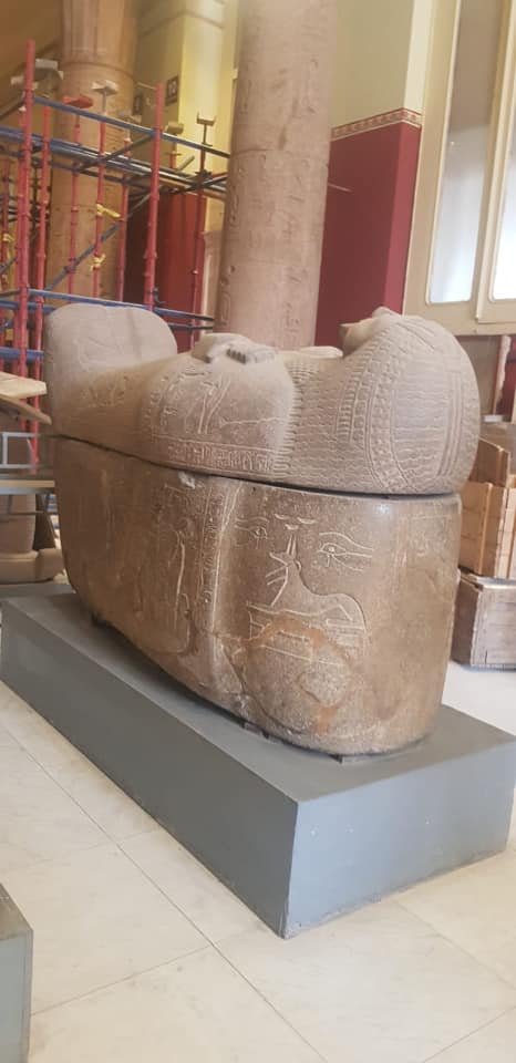 قطع أثرية ضخمة