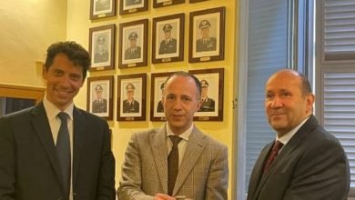 قطعتين أثريتين