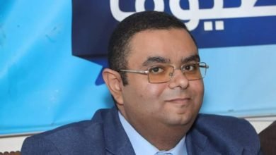 الدكتور أحمد صوفي مدير المكتبة الرقمية.